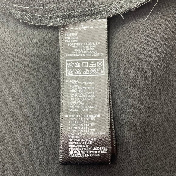 Forever 21 Asymmetrical Black Top Size Small - Picture 4 of 4